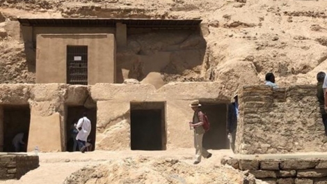 Ai Cập phát hiện một khu mộ cắt đá 3.500 năm tuổi tại Luxor (25/4/2019)