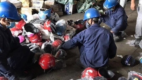 Quản lý thị trường thành phố Hồ Chí Minh tiêu hủy lô hàng nhập lậu hơn 2 tỷ đồng (2/4/2019)