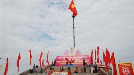 Long trọng tổ chức Lễ thượng cờ “Thống nhất non sông” tại Quảng Trị (Thời sự trưa 30/4/2019)