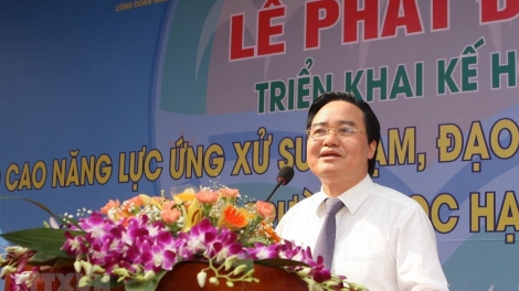 Bộ Giáo dục và Đào tạo đưa ra ba tiêu chí để xây dựng nên một trường học hạnh phúc, đó là yêu thương, an toàn và tôn trọng (Thời sự chiều 22/4/2019)