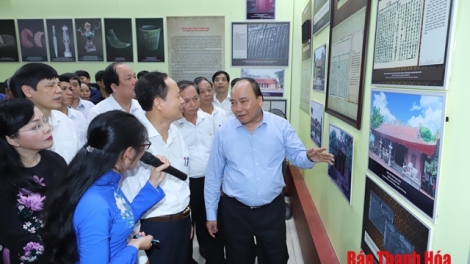 THỜI SỰ 12H TRƯA 8/5/2019: Thủ tướng Nguyễn Xuân Phúc tham quan triển lãm “Thanh Hóa xưa và nay” nhân dịp kỷ niệm 990 năm Thanh Hóa.