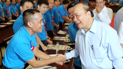 THỜI SỰ 12H TRƯA 5/5/2019: Thủ tướng Nguyễn Xuân Phúc gặp gỡ, đối thoại với công nhân, lao động kỹ thuật cao của 7 địa phương, vùng kinh tế trọng điểm.
