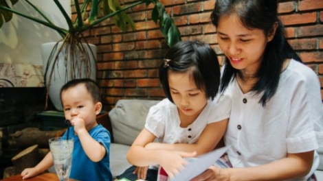 Bao bọc hay tạo áp lực cho con trẻ? (31/5/2019)