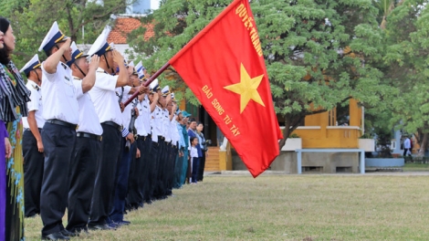 Tình quân dân trên đảo Song Tử Tây, thuộc quần đảo Trường Sa (28/5/2019)