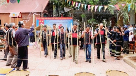 Lễ cúng cầu mưa của người Êđê ở Đắk Lắk (1/5/2019)