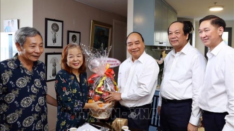 THỜI SỰ 12H TRƯA 18/6/2019: Thủ tướng Nguyễn Xuân Phúc thăm các nhà báo lão thành, tiêu biểu tại Thành phố Hồ Chí Minh nhân kỷ niệm 94 năm Ngày Báo chí Cách mạng Việt Nam.