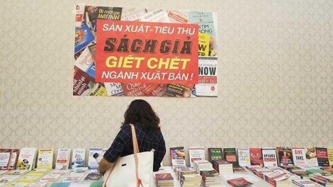 Đấu tranh với nạn sách giả, vi phạm sở hữu trí tuệ: Không thể mãi thờ ơ (19/6/2019)