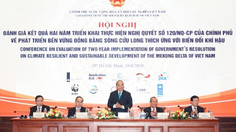 THỜI SỰ 18H CHIỀU 18/6/2019: Thủ tướng chủ trì Hội nghị đánh giá 2 năm thực hiện Nghị quyết 120 về phát triển bền vững đồng bằng sông Cửu Long thích ứng biến đổi khí hậu.
