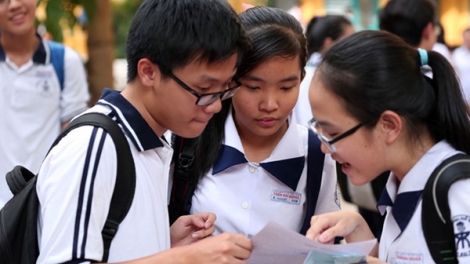 Kỳ thi tuyển sinh lớp 10 THPT ở Hà Nội và Thành phố Hồ Chí Minh (4/6/2019)