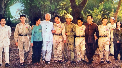 50 năm thực hiện Di chúc Hồ Chí Minh: Bác Hồ với nông dân (2/7/2019)