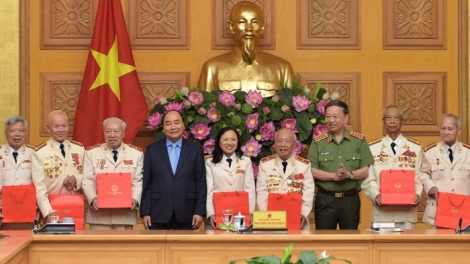 THỜI SỰ 18H00 CHIỀU 19/8/2019: Thủ tướng Nguyễn Xuân Phúc gặp mặt đoàn cán bộ Công an chi viện chiến trường miền Nam nhân dịp kỷ niệm 74 năm Cách mạng Tháng Tám và 74 năm Ngày truyền thống Công an nhân dân Việt Nam (19-8-1945)