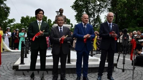 THỜI SỰ 21H30 ĐÊM 9/8/2019: Một vườn hoa ở thành phố Vladivostok, Liên bang Nga vừa chính thức mang tên và đặt tượng đài Chủ tịch Hồ Chí Minh