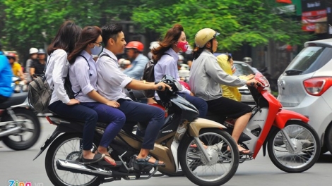 Liên tiếp xảy ra tai nạn giao thông tại Thái Nguyên và Quảng Ninh làm 5 học sinh, sinh viên thiệt mạng: Trách nhiệm của gia đình và nhà trường khi để học sinh chưa đủ tuổi lái xe máy? (26/8/2019)