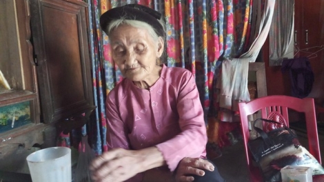 Cụ bà 83 tuổi xin thoát nghèo và bài học về lòng tự trọng (30/9/2019)