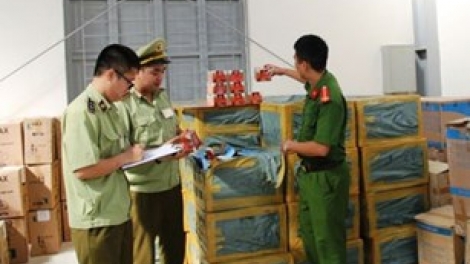 Hà Nội: Tạm giữ gần 230 bình chứa khí N2O (khí cười) không rõ nguồn gốc, xuất xứ