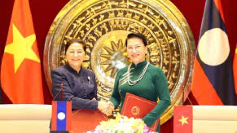 THỜI SỰ 18H CHIỀU 26/9/2019: Hội đàm với Chủ tịch Quốc hội Lào, Chủ tịch Quốc hội Nguyễn Thị Kim Ngân khẳng định làm hết sức mình vun đắp mối quan hệ Việt – Lào.