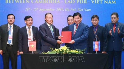 THỜI SỰ 12H TRƯA 12/9/2019: Hội nghị ba bên cấp Bộ trưởng giữa Việt Nam-Campuchia-Lào ra tuyên bố chung và ký biên bản hợp tác về kiểm soát ma túy.