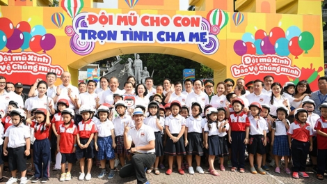 THỜI SỰ 18H00 CHIỀU 8/9/2019: Phó Thủ tướng Trương Hòa Bình cùng hàng nghìn người dân Hà Nội tuần hành, vận động toàn dân đội mũ bảo hiểm cho trẻ em