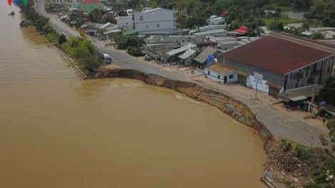 Phần hai của loạt bài: "Mất cân bằng trên toàn hệ thống sông Mê Kông: Khai thác cát thiếu kiểm soát, nguyên nhân chính gây sạt lở ở Đồng bằng sông Cửu Long (26/9/2019)