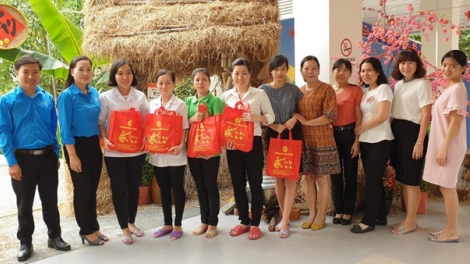 THỜI SỰ 12H TRƯA 12/1/2020: Nhiều địa phương đẩy mạnh chăm lo Tết cho người dân, đặc biệt những người có hoàn cảnh khó khăn.