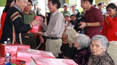 Các địa phương chăm lo Tết cho người có công, người có hoàn cảnh khó khăn (6/1/2020)