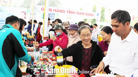 Ứng dụng công nghệ thông tin kết nối chuỗi liên kết sản xuất, góp phần giảm nghèo (18/1/2020)