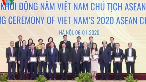 THỜI SỰ 18H CHIỀU 6/1/2020: Khởi động Năm Chủ tịch ASEAN 2020, đánh dấu việc Việt Nam chính thức triển khai các hoạt động của Năm Chủ tịch.