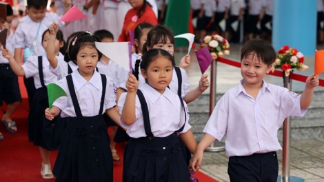 Giáo dục học sinh: Đừng nặng về "dạy chữ" mà xem nhẹ "dạy người" (14/1/2020)