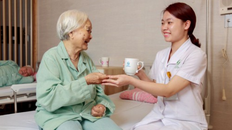Chăm sóc người cao tuổi và câu chuyện phía sau cánh cổng viện “dưỡng lão” (18/10/2020)