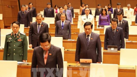 THỜI SỰ 12H TRƯA 20/10/2020: Quốc hội dành 1 phút mặc niệm các cán bộ, chiến sĩ và đồng bào các tỉnh miền Trung bị thiệt mạng trong mưa lũ vừa qua
