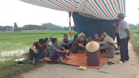 Lần thứ 2 trong năm người dân chặn xe vào bãi rác Nam Sơn (24/10/2020)