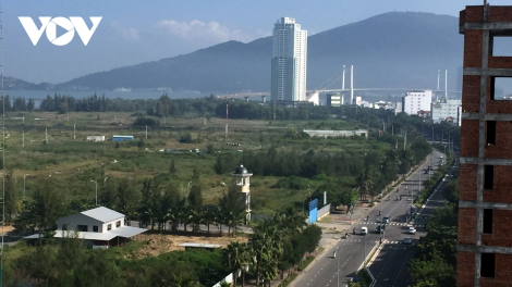 Loạt phóng sự “Ồ ạt phân lô bán nền: lỗ hổng trong quản lý tài nguyên đất đai” – Phần 2 nhan đề: "Hệ lụy từ cơn lốc phân lô bán nền" (6/10/2020)