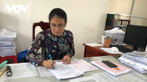 Nhiều người “sập bẫy” khi mua đất có sổ đỏ giả ở Bình Dương (23/10/2020)