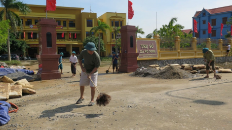 THỜI SỰ 18H CHIỀU 22/10/2020: Tranh thủ lũ rút, hàng vạn người dân miền Trung trở về nhà sau những ngày chạy lũ để dọn dẹp nhà cửa