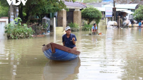 Các tỉnh miền Trung, Tây Nguyên tiếp tục ứng phó với mưa lũ (14/10/2020)