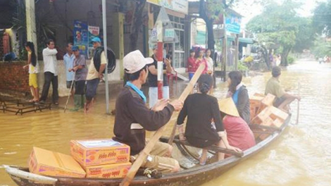 THỜI SỰ 12H TRƯA 19/10/2020: Nhiều tổ chức, cá nhân quyên góp ủng hồ đồng bào miền Trung