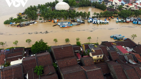 Ứng phó mưa lũ ở các tỉnh miền Trung (13/10/2020).