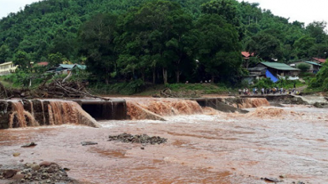 THỜI SỰ 12H TRƯA 1/10/2020: Mưa lớn tiếp tục ở khu vực Tây Bắc và Đông Bắc. Cảnh báo nguy cơ lũ quét, sạt lở đất và ngập úng cục bộ ở khu vực Bắc Bộ.