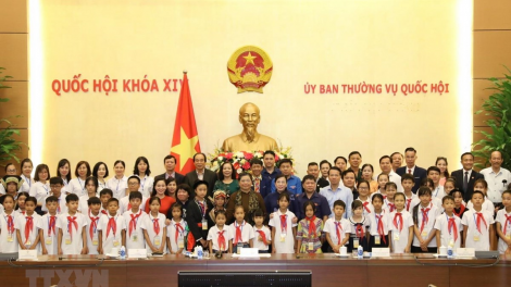 THỜI SỰ 21H30 ĐÊM 1/10/2020: Phó Chủ tịch Thường trực QH Tòng Thị Phóng với các đại biểu và học sinh mồ côi, khuyết tật tỉnh Thái Nguyên