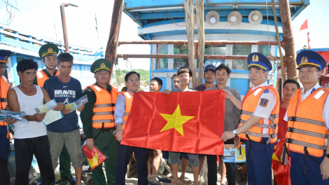 Đưa pháp luật biển đến với ngư dân tại huyện đảo Bạch Long Vĩ (8/10/2020)