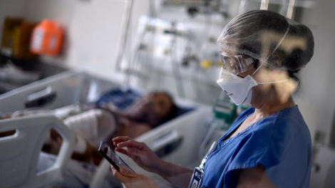 Brazil ra mắt thuốc xịt tác dụng nhanh để loại bỏ virus SARS-Cov2 (25/11/2020)