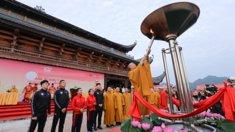Ánh dương soi chiếu: Giải chạy mang đến điều lành (13/11/2020)