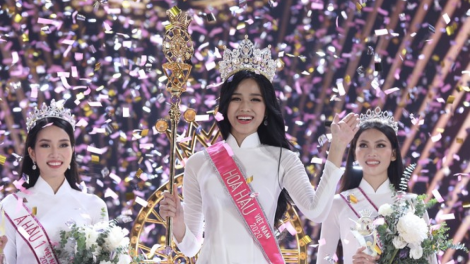 THỜI SỰ 6H SÁNG 21/11/2020: Xuất sắc vượt qua 34 người đẹp trong đêm chung kết, cô gái quê Thanh Hóa, sinh viên năm thứ hai Đại học Kinh tế Quốc dân, Đỗ Thị Hà đăng quang Hoa hậu Việt Nam 2020.