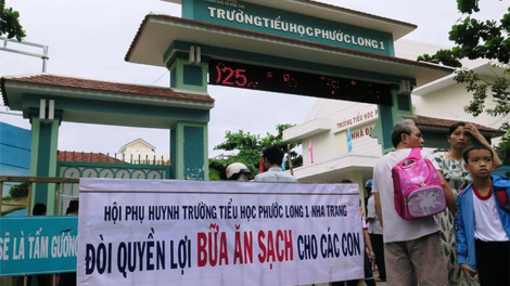 Khánh Hòa: Cần sớm làm rõ việc học sinh Tiểu học bị bớt xén suất ăn (8/11/2020)