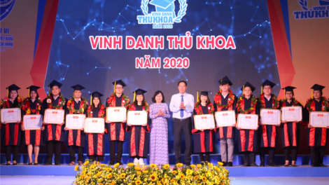 Vinh danh 60 thủ khoa tiêu biểu, xuất sắc năm 2020 (27/11/2020)