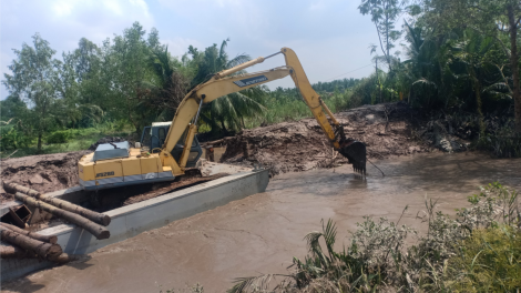 Sóc Trăng: Khẩn trương gia cố đê bao chống triều cường (15/11/2020)