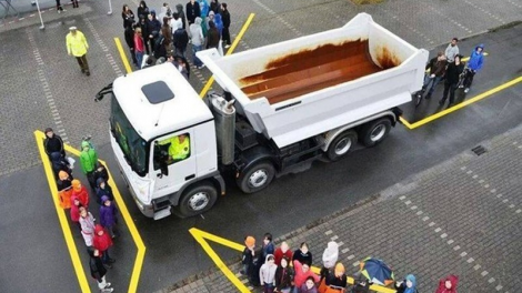 Bạn hữu đường xa: Lưu ý khi lái xe chạy gần container mà bạn phải biết (3/12/2020)