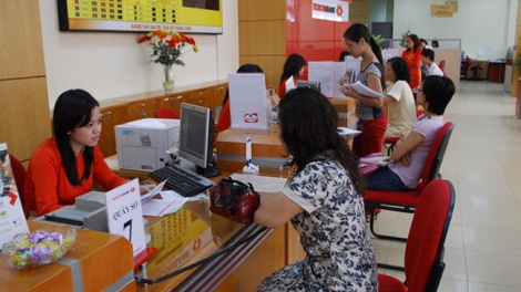 Ngân hàng đẩy mạnh khuyến mãi hút khách hàng giao dịch online (19/2/2020)