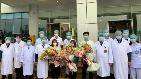 Thêm 3 bệnh nhân nhiễm virus corona xuất viện (10/2/2020)