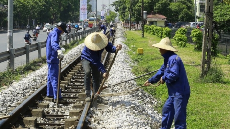 Doanh nghiệp đường sắt vay nợ để trả lương hơn 11 nghìn công nhân. Vì đâu nên nỗi? (24/2/2020)